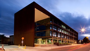 The new Queanbeyan Government Service Centre cladding is made from BlueScope XLERPLATE LITE™ HW350 steel, custom folded using the sheet dimensions.